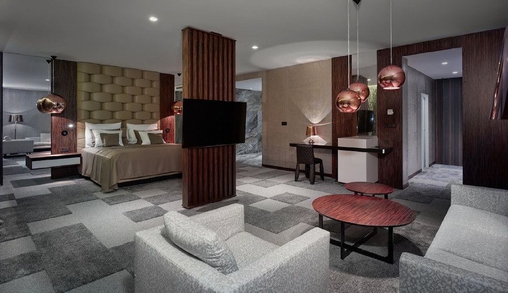 Junior Apartment, 1 Bedroom, Bathtub photo 3
