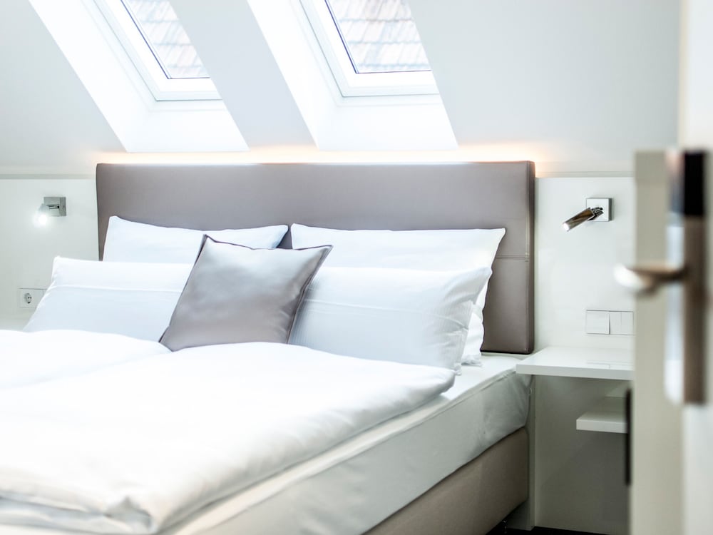 Double Room, 1 King Bed, Non Smoking photo 2