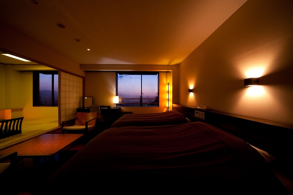 Premium Room (with Tatami Area - Room 801) - Photo 4