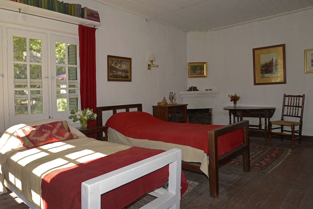 Economy Triple Room photo 1