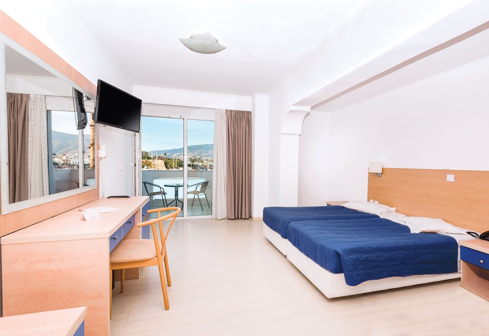Twin Room, Harbor View - Photo 5