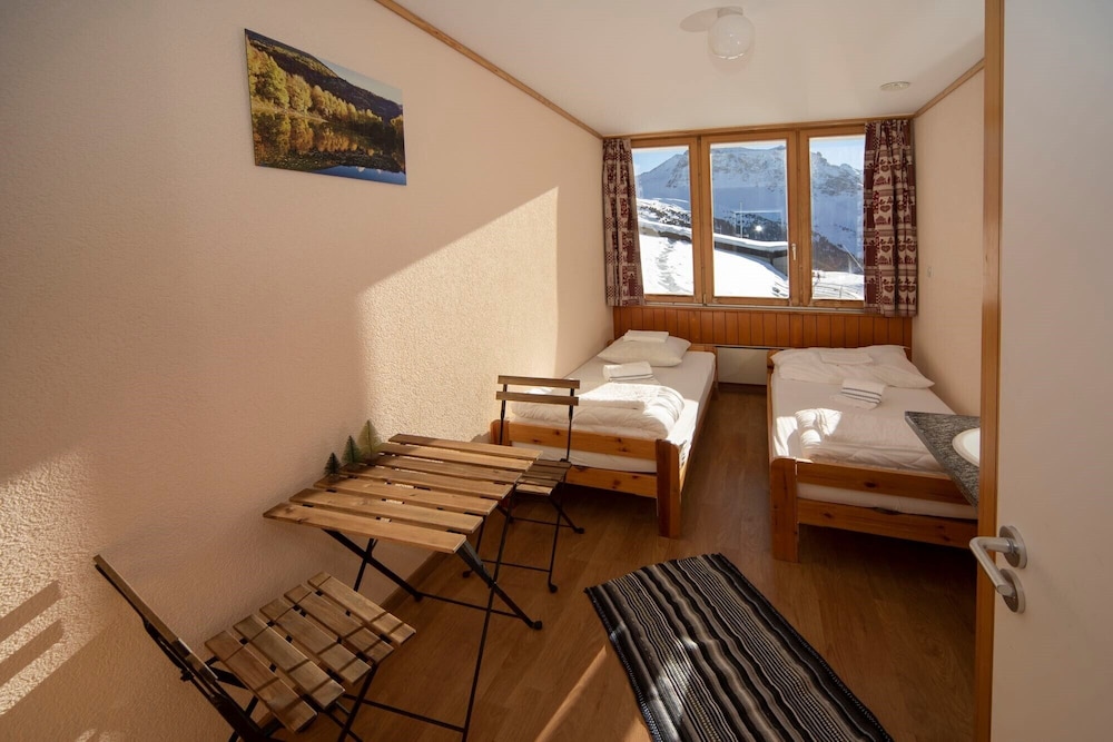 Traditional Apartment photo 3