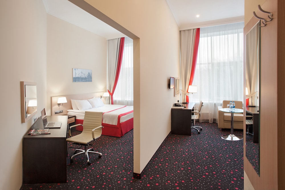 Suite, 1 Bedroom (Ambassador) photo 1