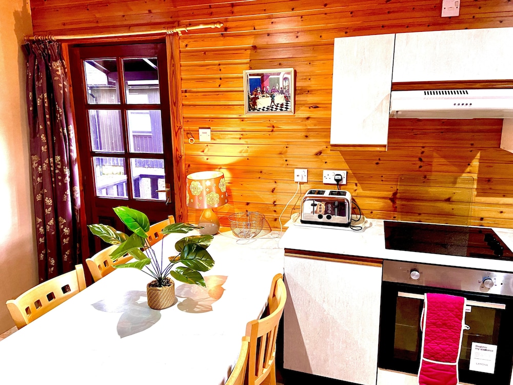 Deluxe Cabin, Private Bathroom, Mountain View