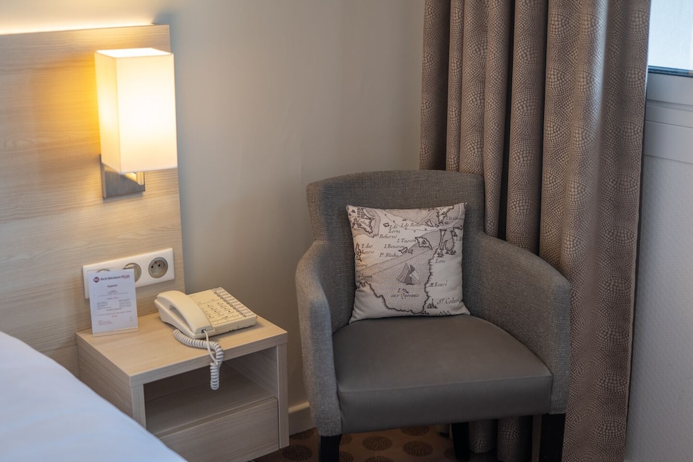 Superior Room, 1 Queen Bed, Non Smoking, Sea View photo 3