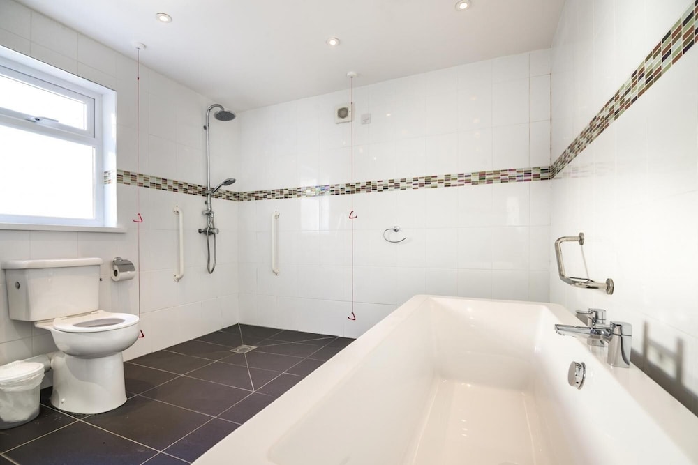 The Refuge - Family Suite photo 1