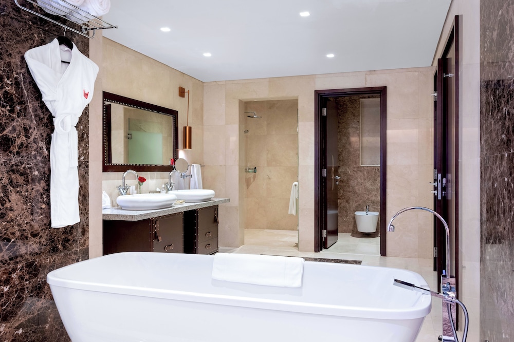 Presidential Suite, 1 King Bed (Diplomatic) thumbnail 5