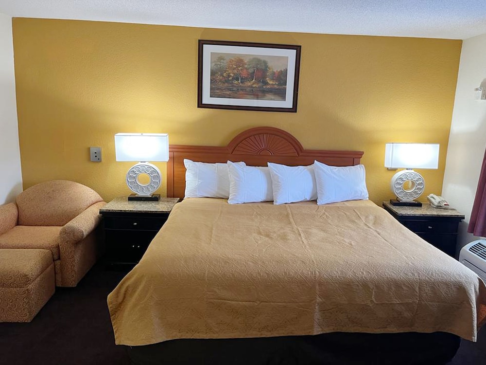 Romantic Suite, 1 King Bed With Sofa Bed, Non Smoking photo 3