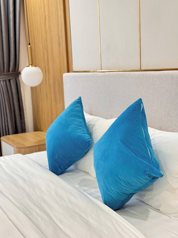 Deluxe Double Room, 1 King Bed, City View