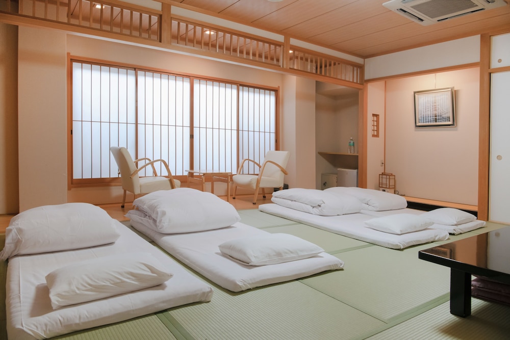Japanese Style Room for 6 People, New Building, Non Smoking photo 2