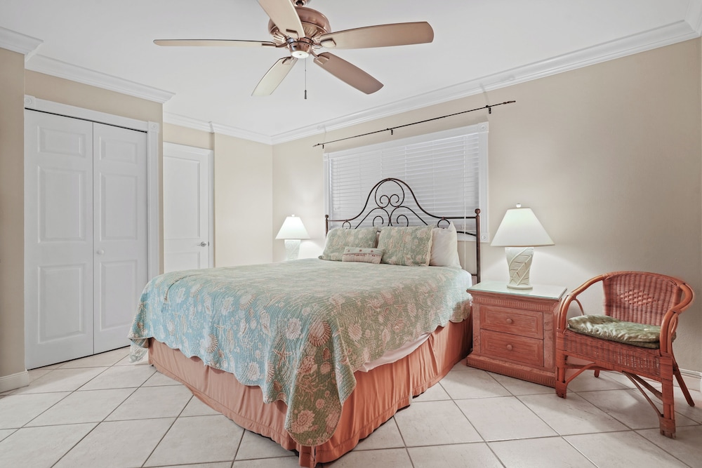 Condo 12, 2 Bedrooms, Ocean View photo 1