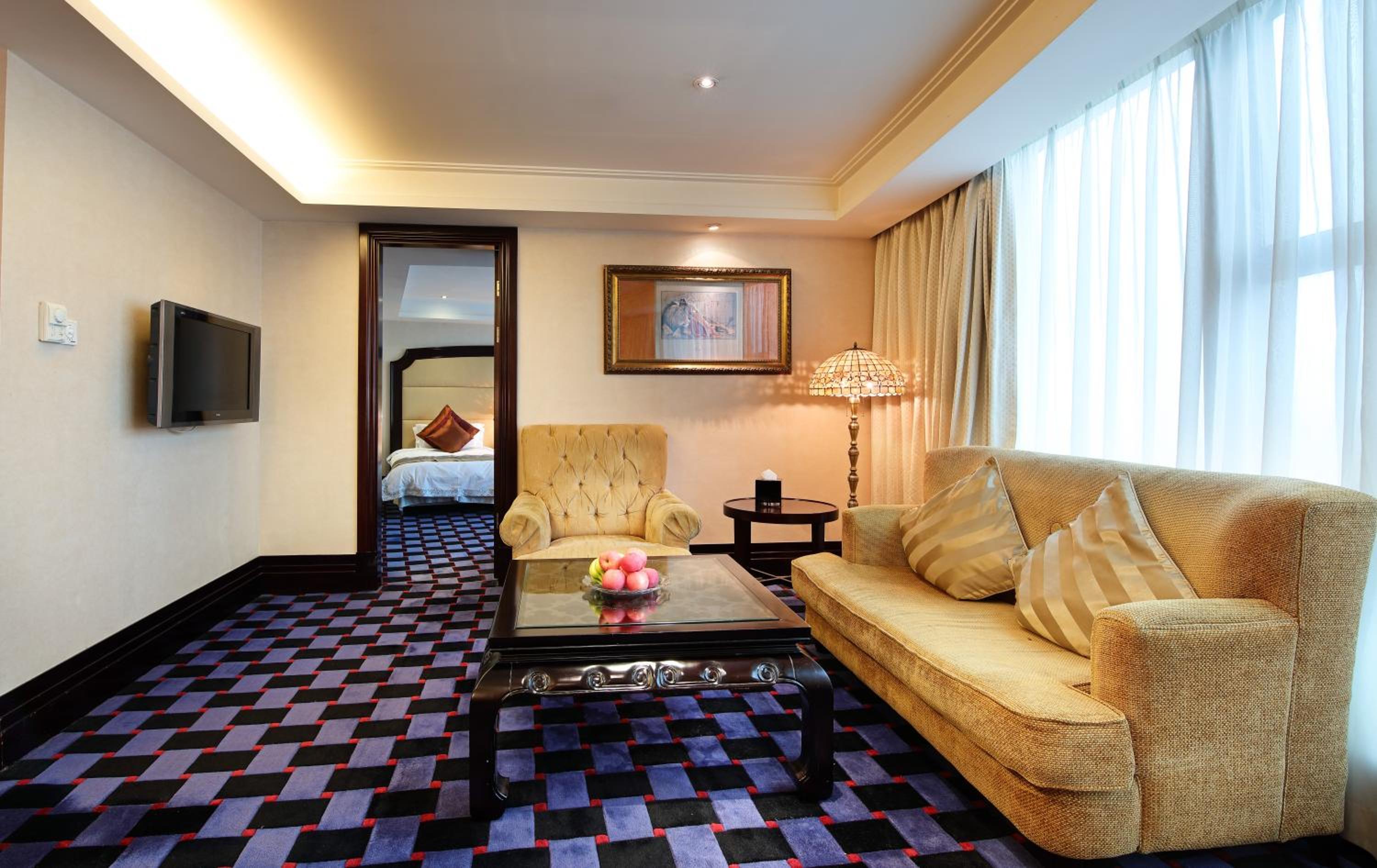 Deluxe King Suite photo 1