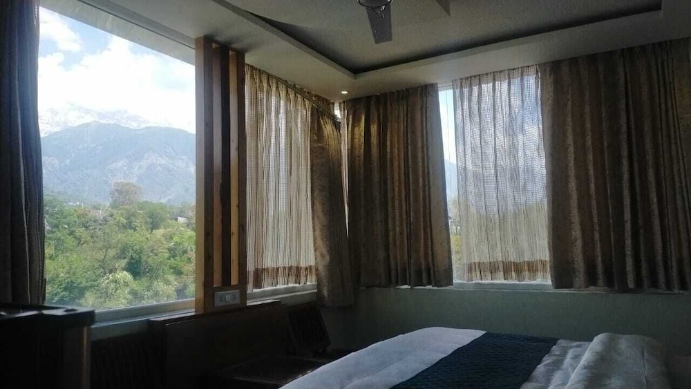 Luxury Double Room, Balcony, Hill View