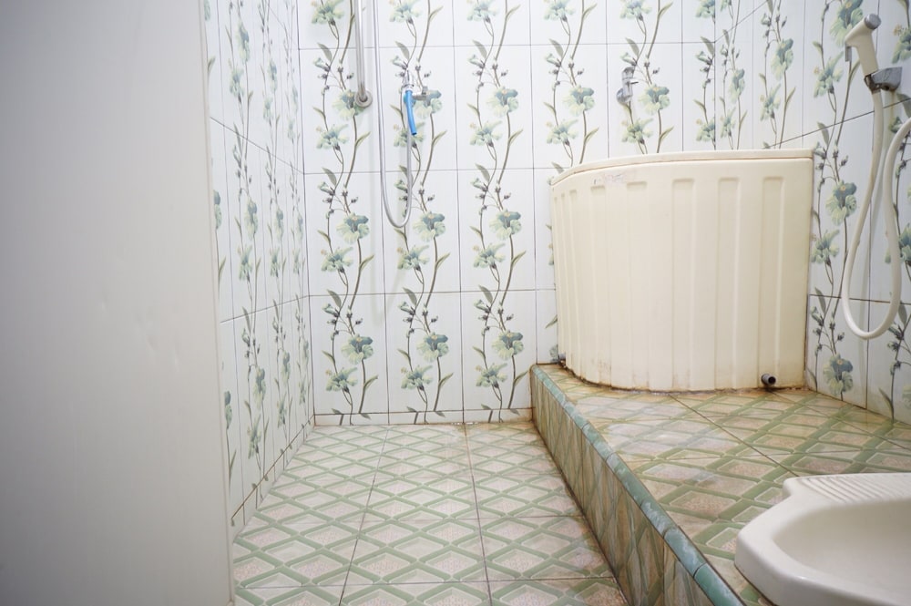 Basic Single Room photo 2