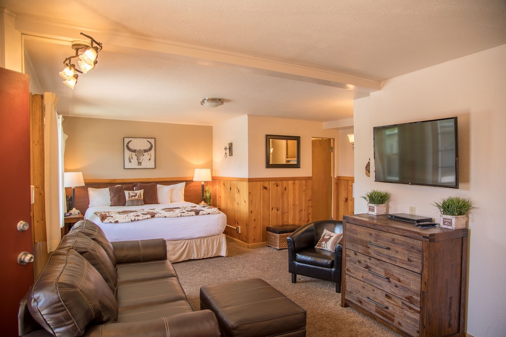 King Suite with Kitchen - Photo 1