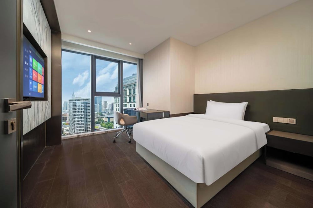 Premier Suite, City View