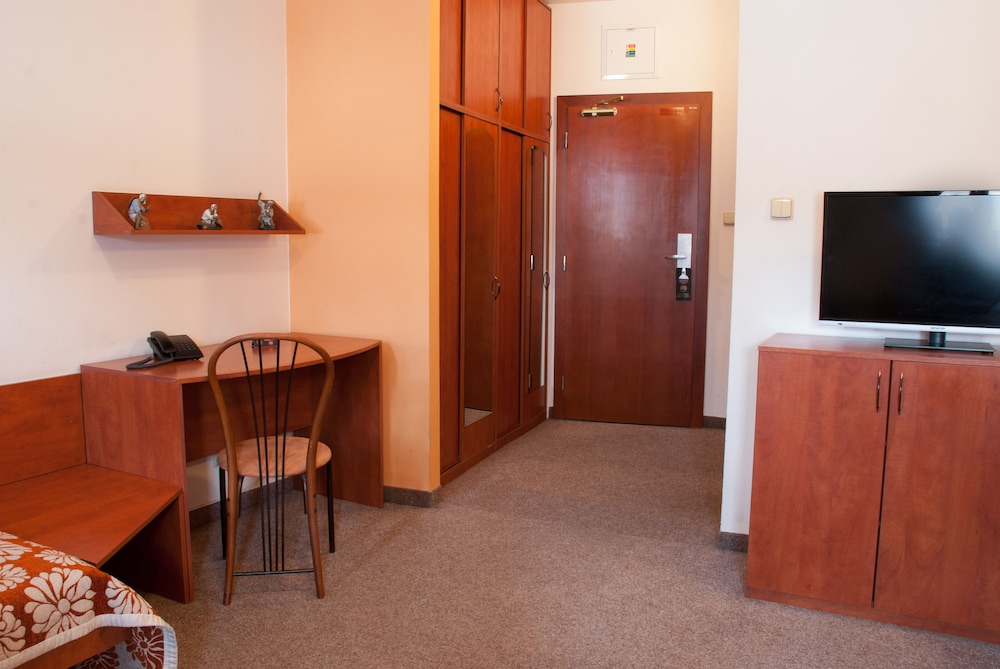 Standard Double or Twin Room photo 2