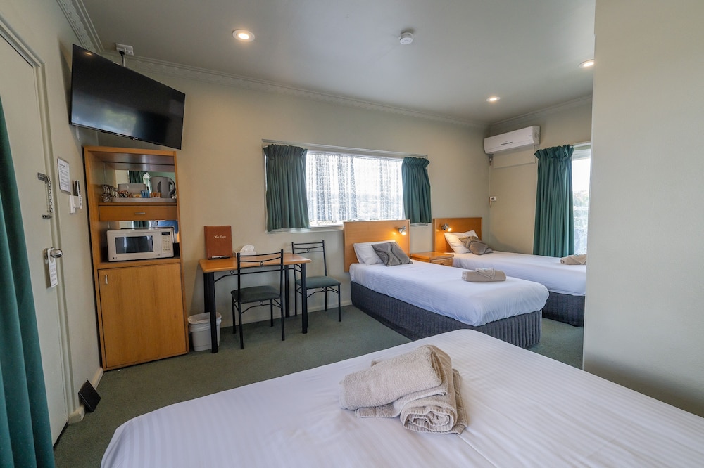 Standard Room, Non Smoking, Bathtub (King Room) photo 3