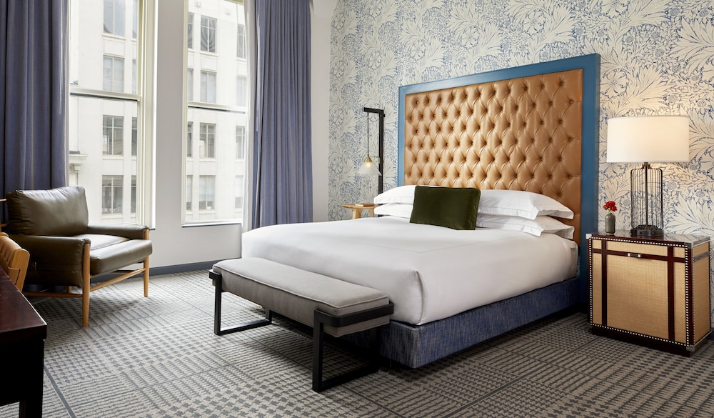Room, 1 King Bed (Walk-In Shower)
