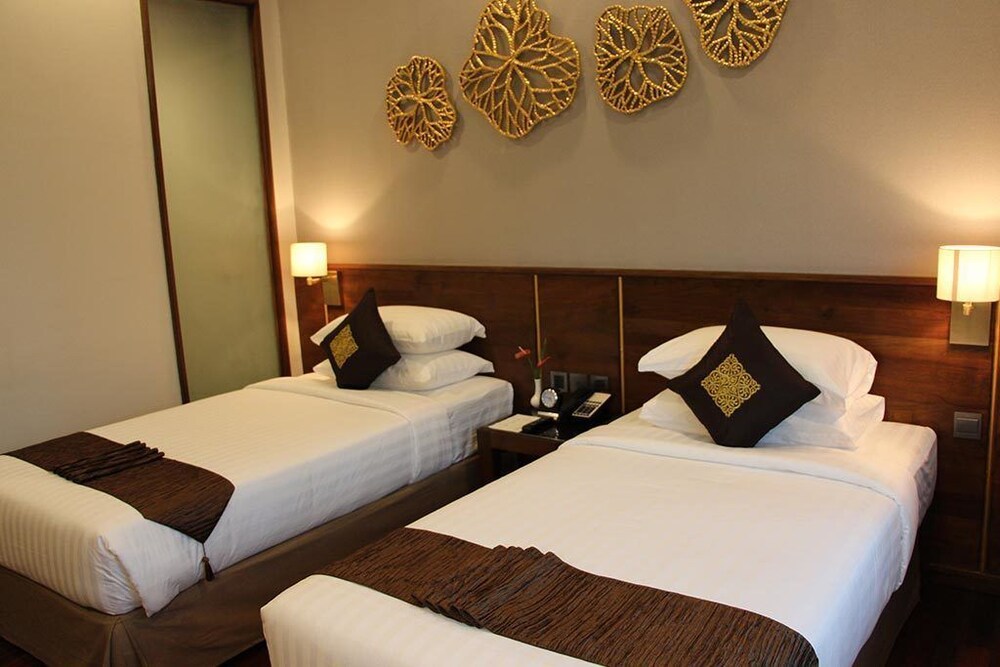 Superior Room, Pool View photo 3
