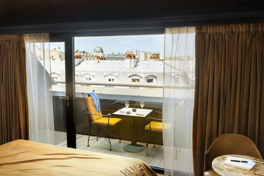 Deluxe Room Paris View with Terrace
