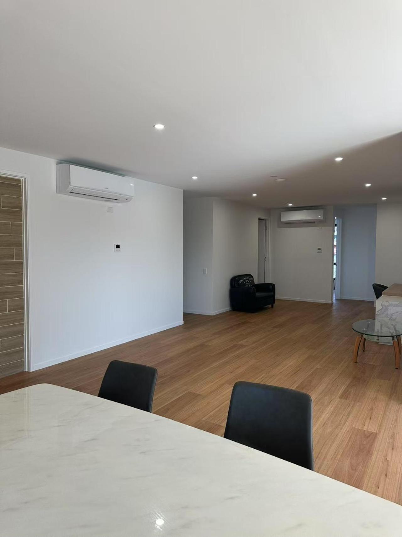 Superior Family Room photo 1