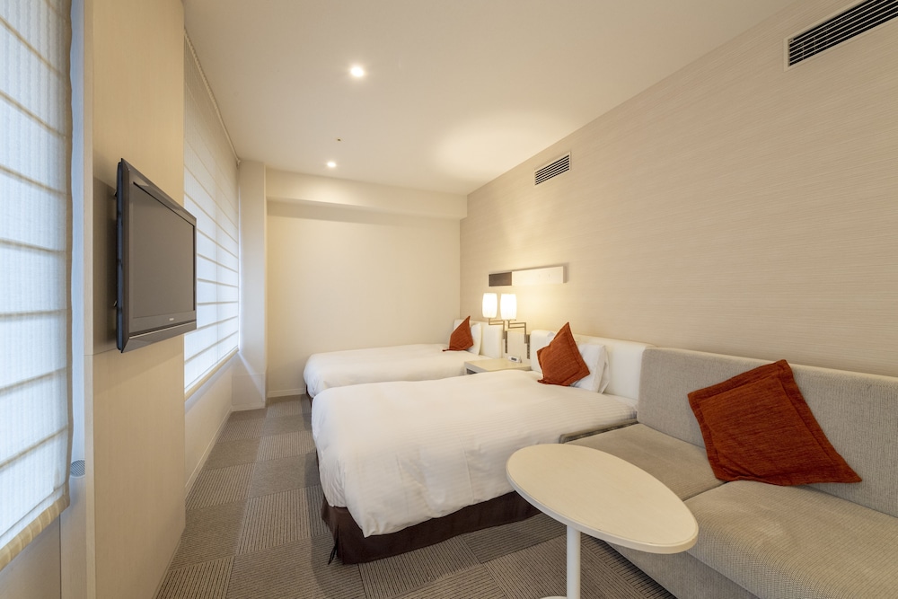 Universal Room with Extra Bed, Non Smoking photo 3