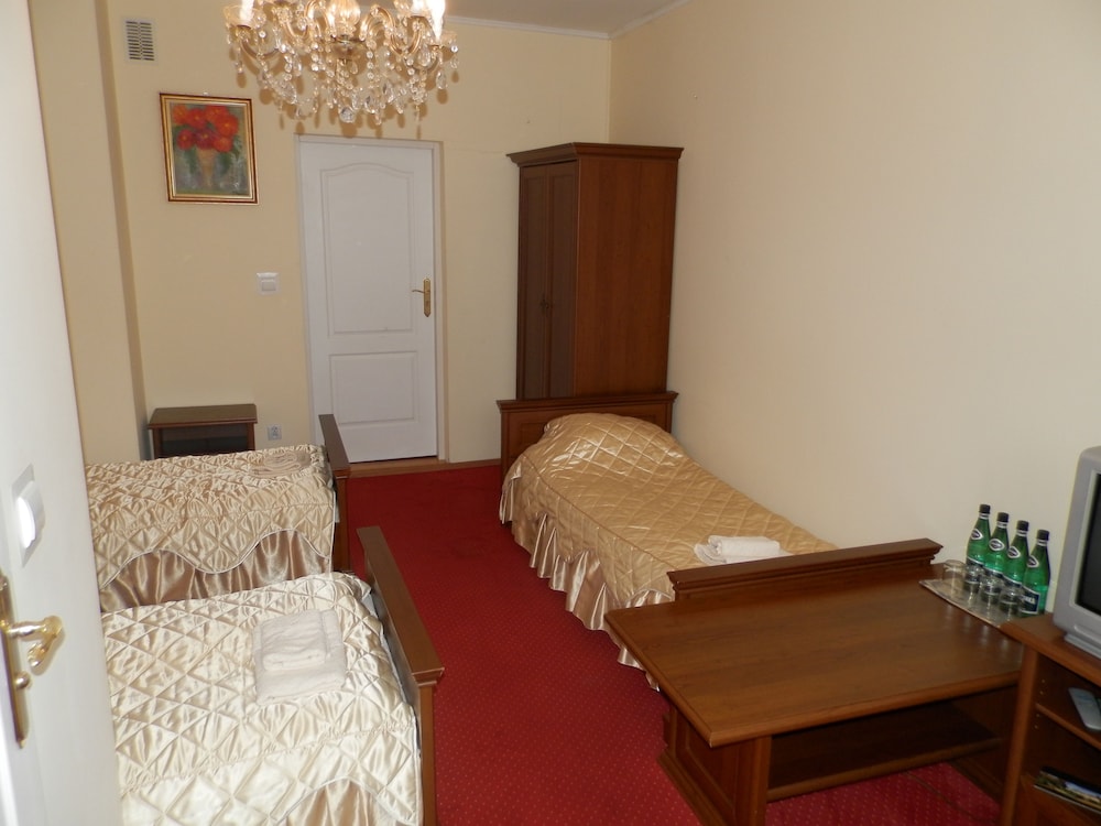 Quadruple Room (Number 204) photo 3