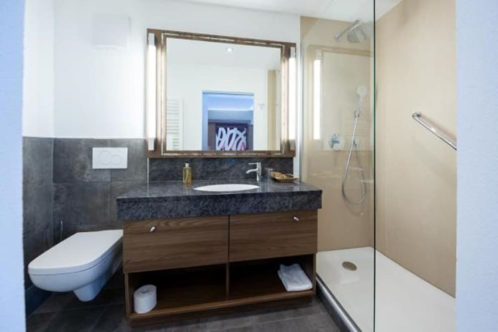 Deluxe Double Room Single Use photo 3
