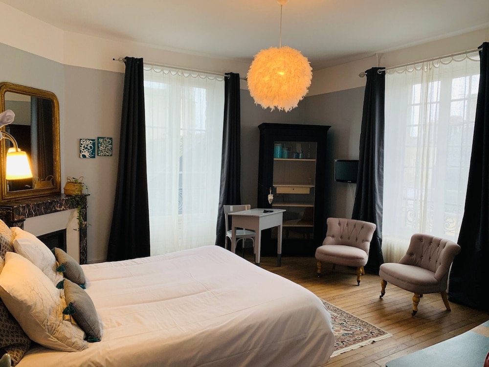 Luxury Double Room, Ensuite, City View