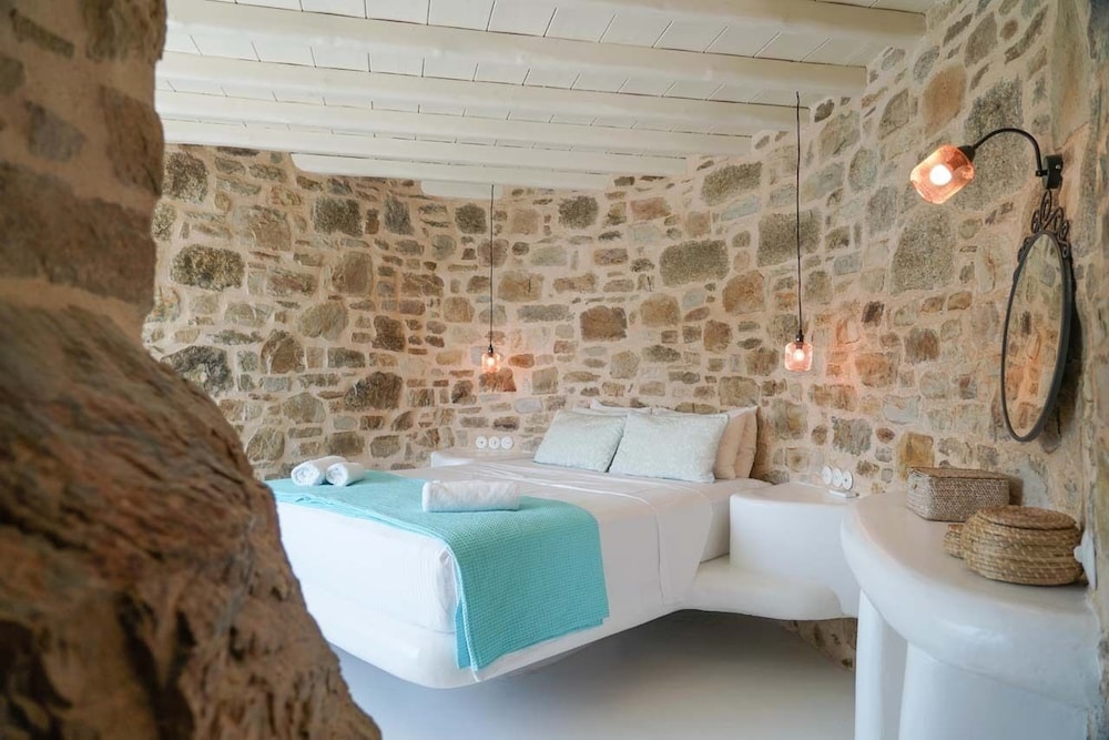 Superior Studio Suite, Private Pool photo 2