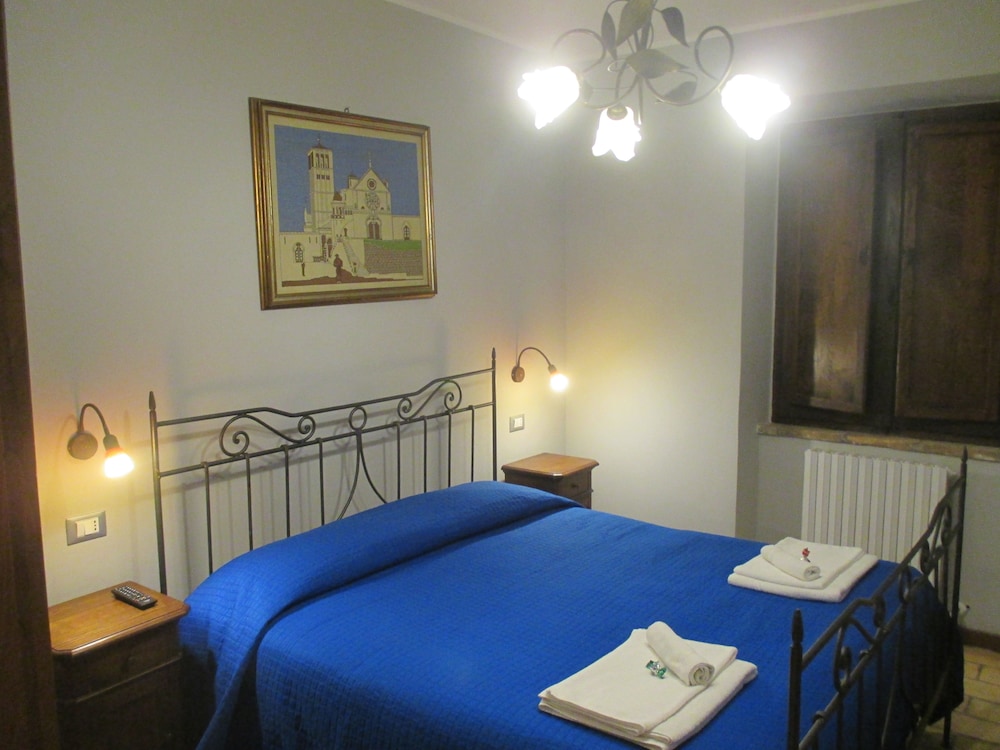 Comfort Double Room, 1 Queen Bed, Ensuite, Garden View photo 2