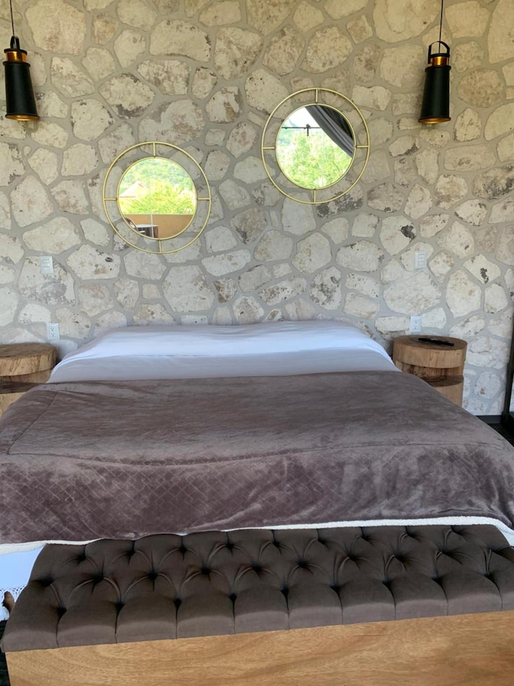 Deluxe Cabin photo 3