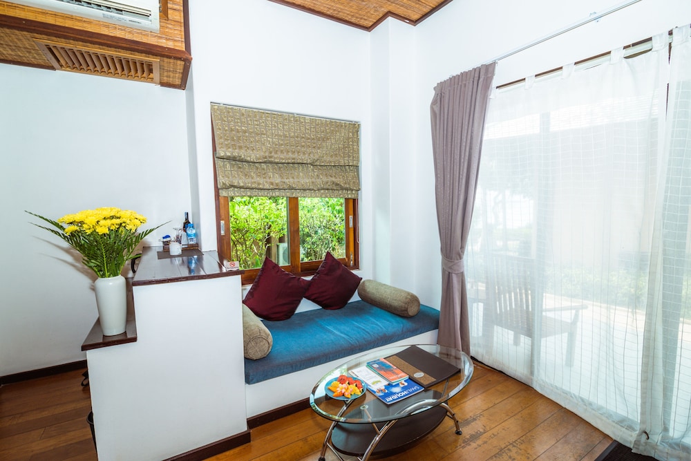 Villa, Garden Area photo 3