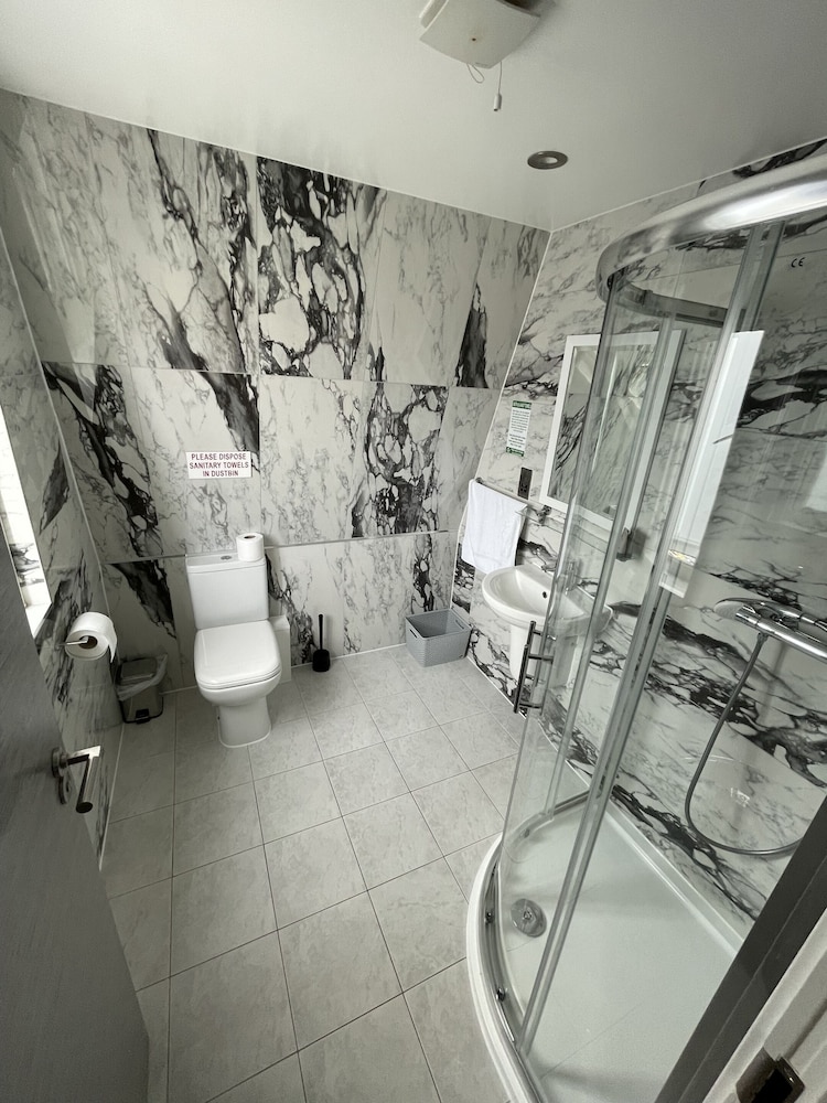 Quadruple Room, Ensuite - Photo 7
