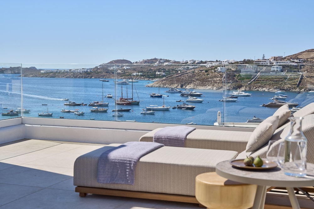 Panoramic Double Sea View Room with Outdoor Jacuzzi - Photo 10