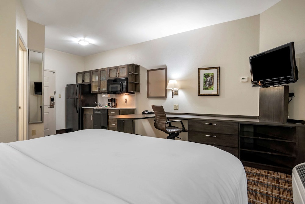 Standard Room, 1 Queen Bed, Non Smoking - Photo 5