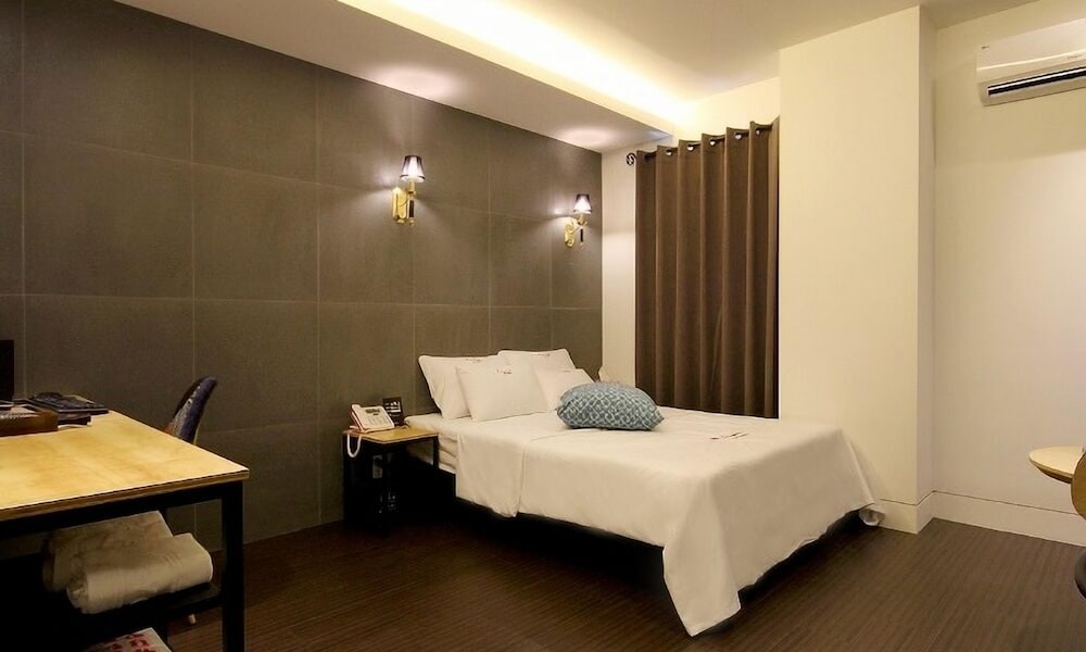 Standard Double Room - Photo 3