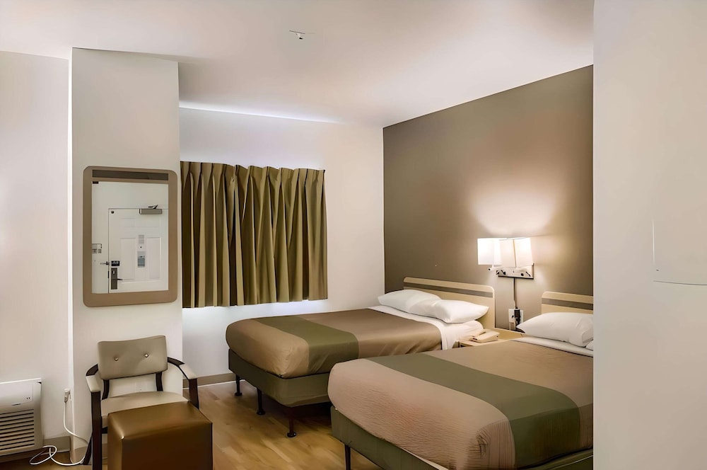 Standard Room, 2 Double Beds, Non Smoking