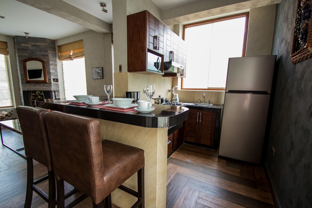 Deluxe Duplex, Multiple Beds, Non Smoking, Private Bathroom photo 2