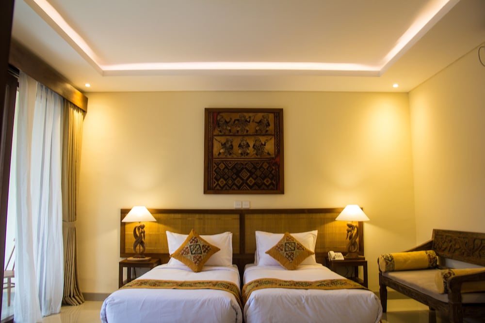 Superior Room, Balcony, Pool View - Photo 10