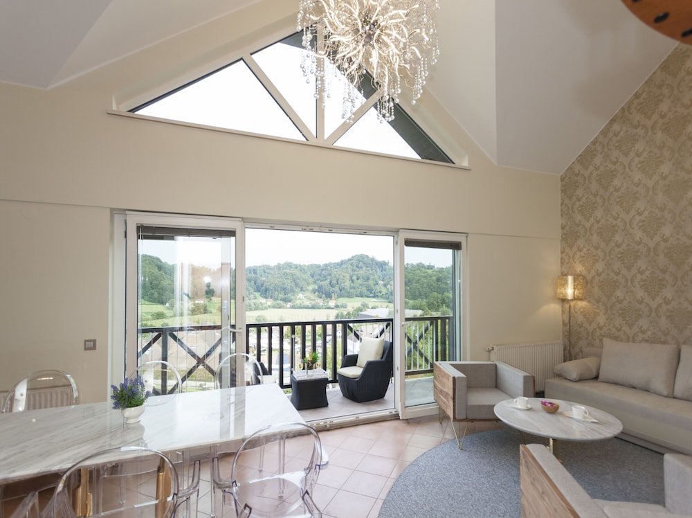 Gallery Penthouse photo 2