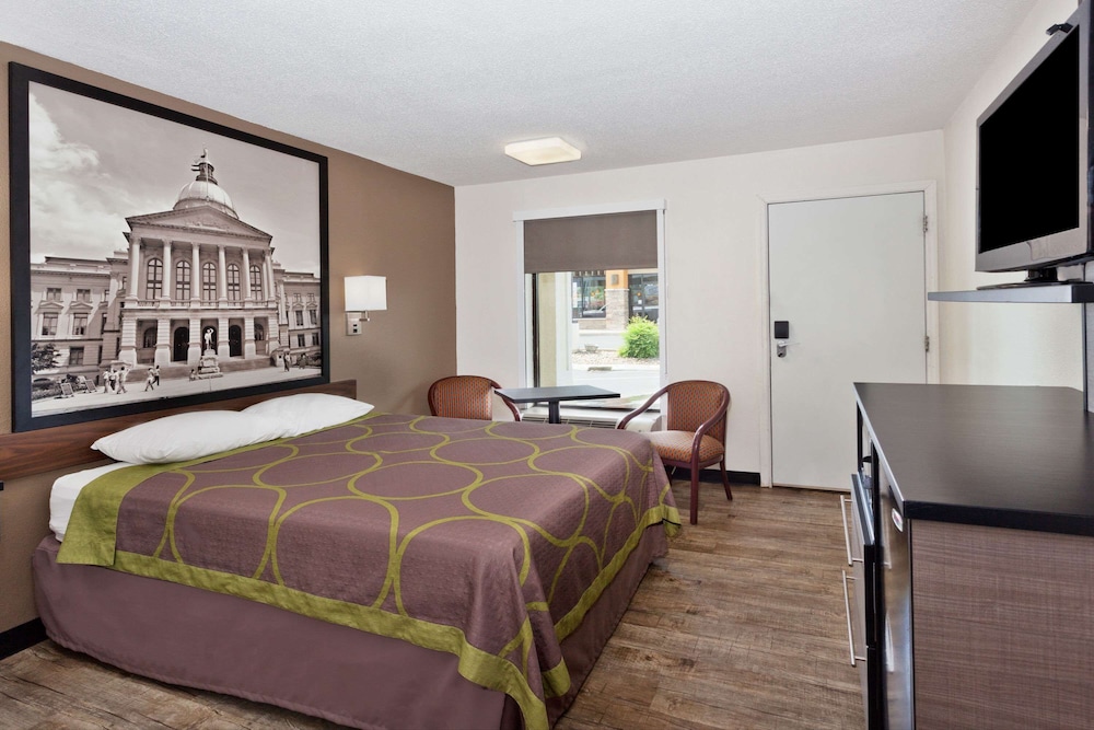 Standard Room, 1 Queen Bed - Photo 3