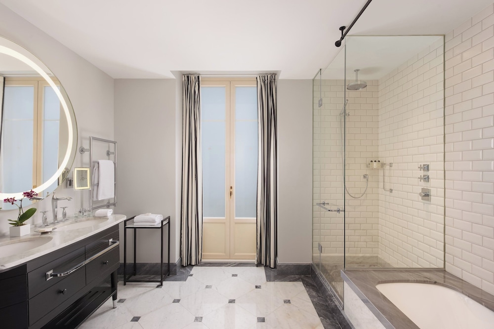 Suite, 1 Bedroom, River View - Photo 10