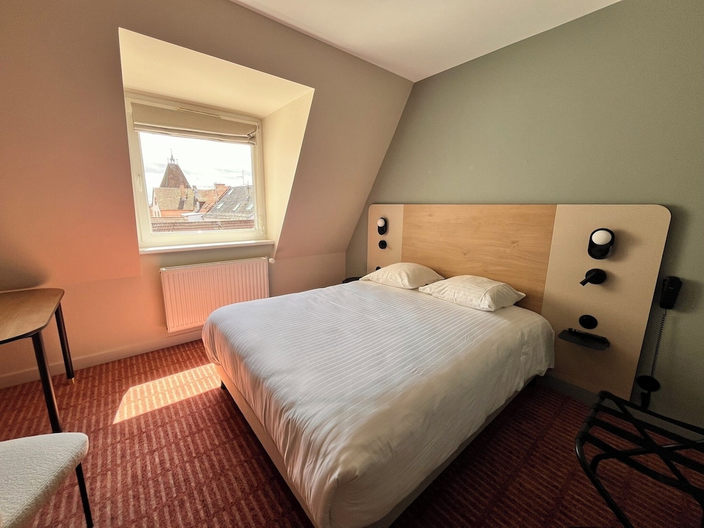 Standard Double Room - Photo 7