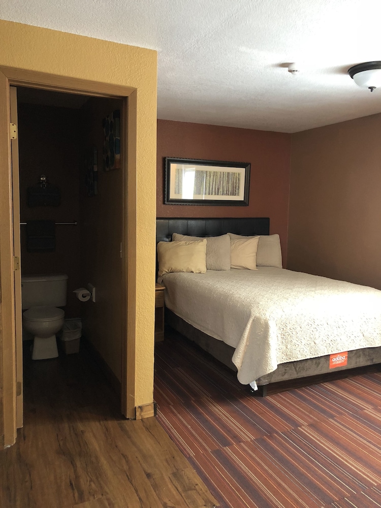 Cabin, 1 Queen Bed photo 3