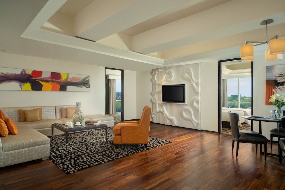 Prominent Suite - Photo 5