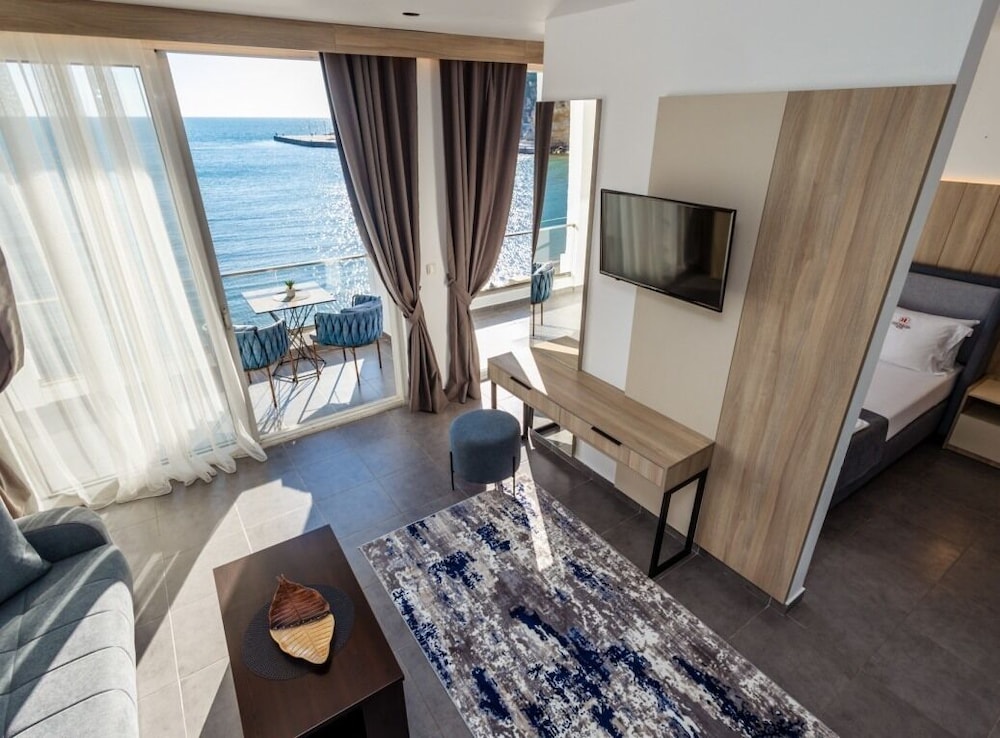 Deluxe Studio, Balcony, Sea View