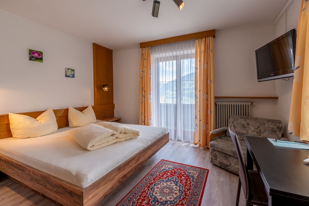 Double Room, Balcony, Annex Building (Gästehaus Laimböck) photo 1