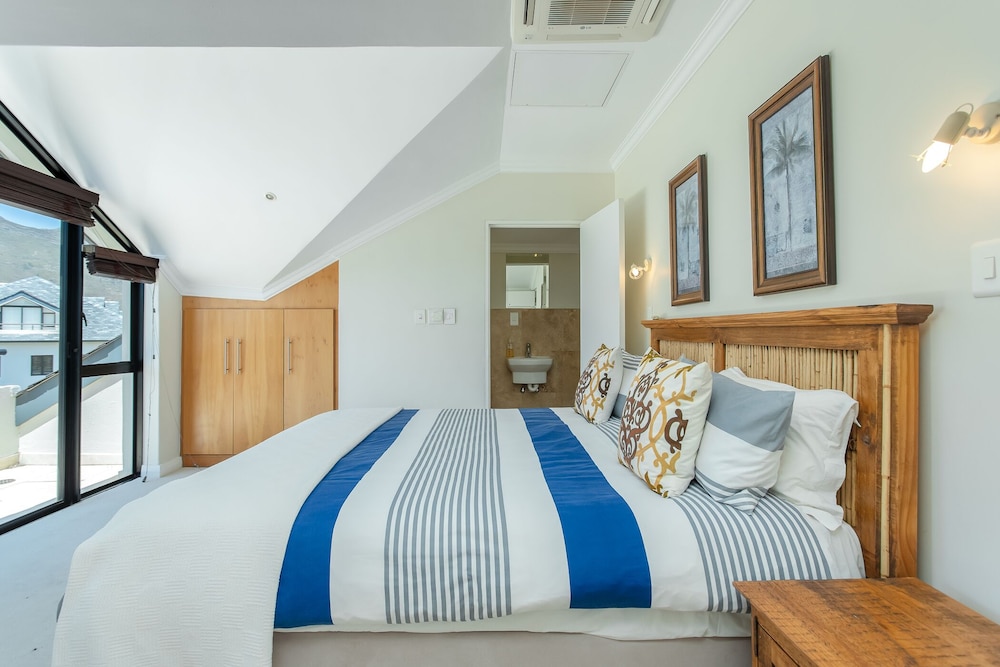 Classic House, 4 Bedrooms photo 2